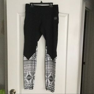 Body engineers Athena Maori leggings